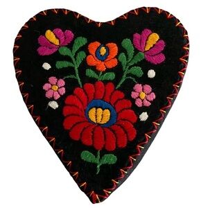 Vintage Embroidered Floral Heart-Shaped Trinket Storage Small Accessories Box